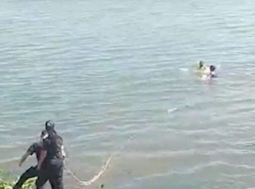 (Video)POLICÍA SE TIRÓ AL RÍO Y LE SALVÓ LA VIDA A UN HOMBRE