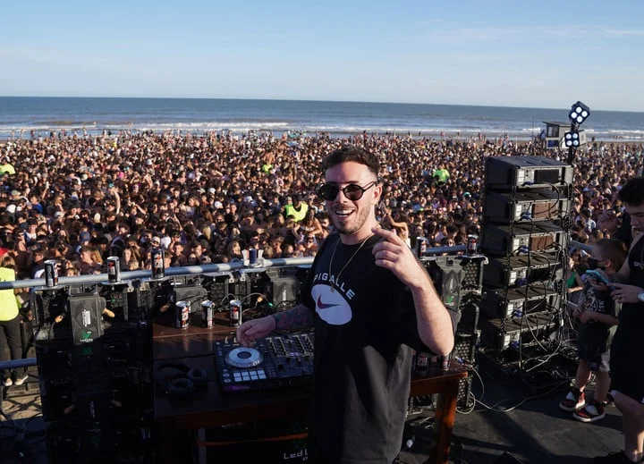 LUIS VALLEJOS ASEGURA QUE, SI GANA LAS ELECCIONES, PARA EL ACTO DE ASUNCIÓN TRAERÁ AL RECONOCIDO DJ FER PALACIO