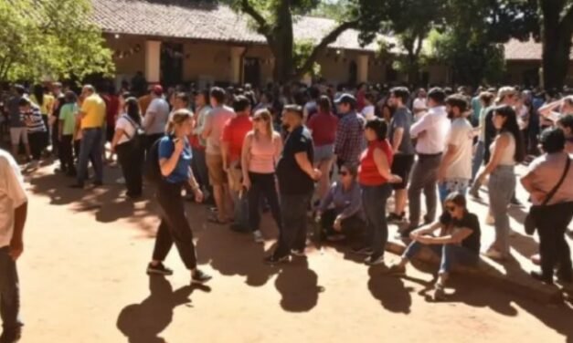 ALTA CONCURRENCIA Y LAS LARGAS ESPERAS HIZO EXTENDER HORARIO DE CIERRE DE COMICIOS EN PARAGUAY