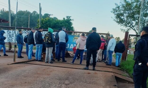 NUEVA MANIFESTACIÓN FRENTE A LA COOPERATIVA CITRÍCOLA DE ALEM