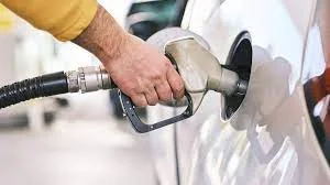 PETROLERAS SUBIRÍAN 4% PRECIOS DE LOS COMBUSTIBLES