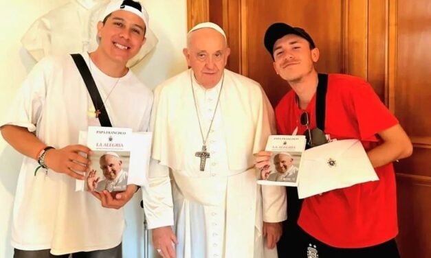  «EL PAPA NOS VIO Y NOS DIJO QUE HACEN MANGA DE ATORRANTES»