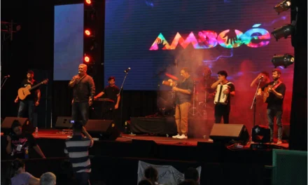 AMBOE Y LA SABIA FOLK PUSIERON DE PIE AL PÚBLICO EN LA 38° FIESTA NACIONAL DE LA MADERA