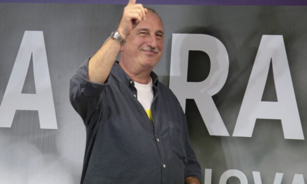 POLICIAS RECHAZAN AUMENTO Y DESAFÍAN AL GOBIERNO