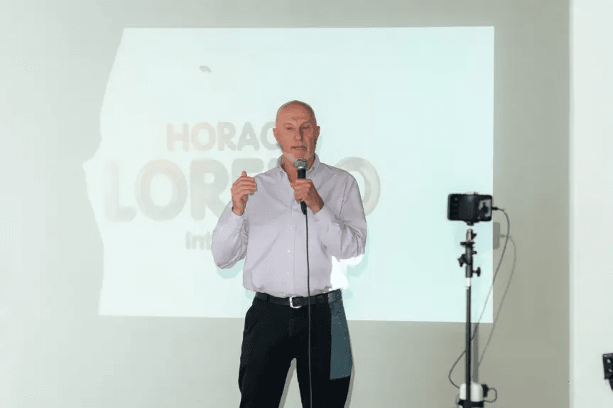 LOREIRO: “ENTRE GALLOS Y MEDIANOCHE Y A LAS APURADAS” EL OFICIALISMO APROBÓ LA “LEY MORDAZA”