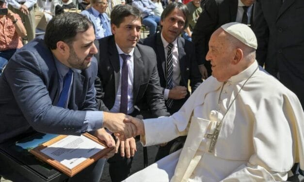 EN ALEM DESPIDIERON CON PROFUNDO PESAR A SU SANTIDAD EL PAPA FRANCISCO