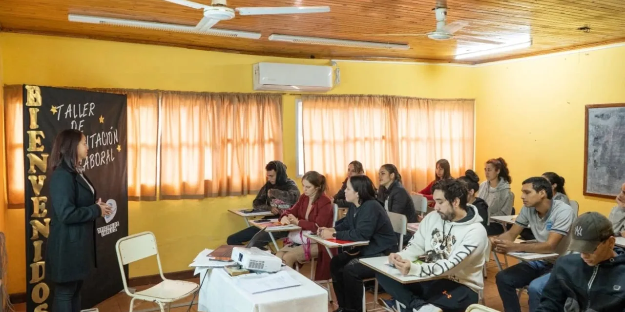 TALLER DE ORIENTACIÓN LABORAL BRINDA HERRAMIENTAS PARA MEJORAR HABILIDADES OCUPACIONALES
