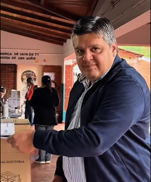 MAC DONALD EL NUEVO JEFE POLÍTICO DE ARISTÓBULO DEL VALLE