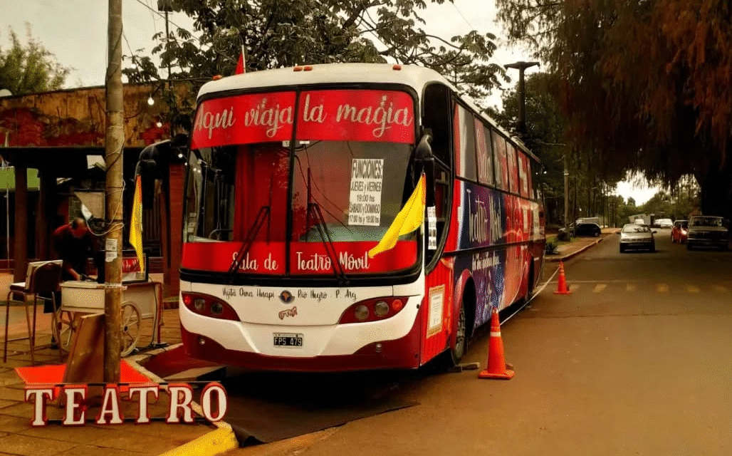 EL “TEATRO MÓVIL” LLEGÓ A ARISTÓBULO DEL VALLE