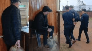 BRINDAN CONTENCIÓN PSICOLÓGICA A PRODUCTOR QUE AMENAZÓ CON PRENDERSE FUEGO PARA COBRAR SU YERBA