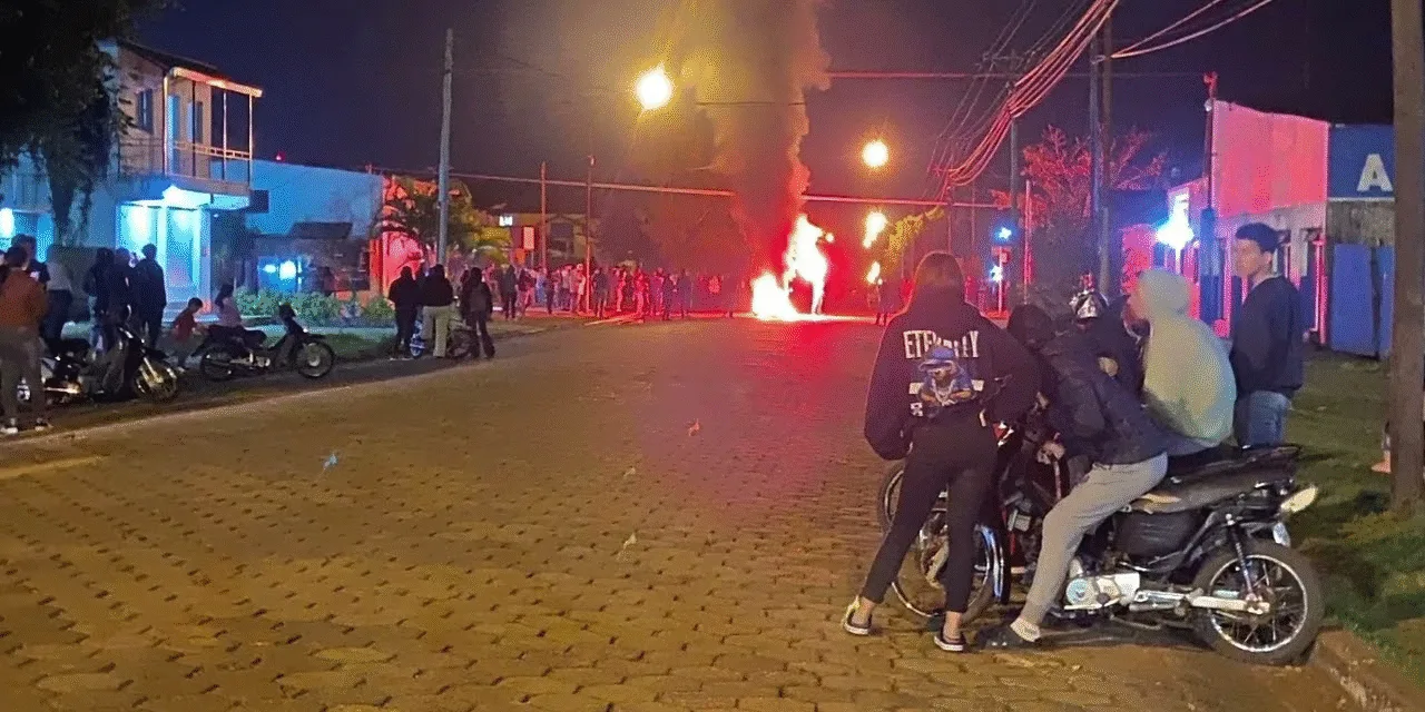EL INTENDENTE DE SAN JAVIER SOSTUVO QUE LOS INCIDENTES FRENTE A LA COMISARÍA “NO ES NINGÚN PEDIDO DE JUSTICIA, ESO ES VANDALISMO»