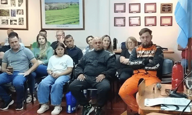 RECONOCIMIENTO A BINOMIO ARISTOBULEÑO POR PARTICIPAR EN EL MUNDIAL DE RALLY EN PARAGUAY