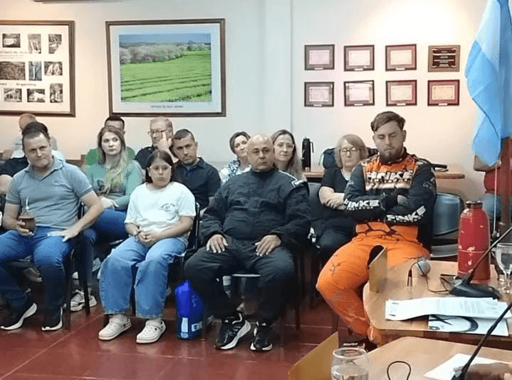 RECONOCIMIENTO A BINOMIO ARISTOBULEÑO POR PARTICIPAR EN EL MUNDIAL DE RALLY EN PARAGUAY
