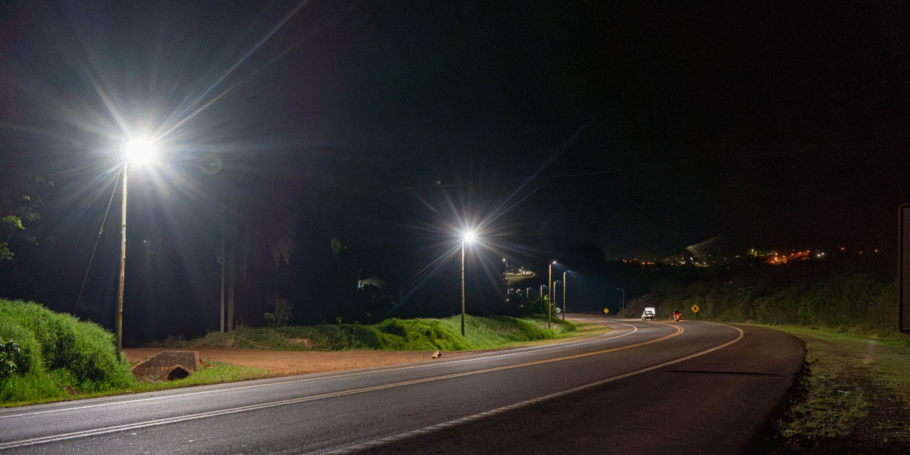 MEJORAN ILUMINACIÓN EN LA ROTONDA DE ACCESO A DOS DE MAYO  