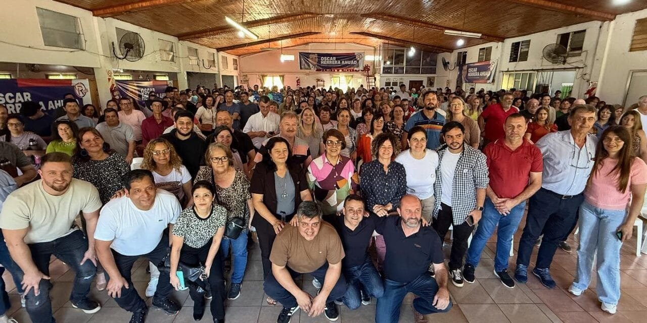 TODOS UNIDOS TRIUNFAREMOS
