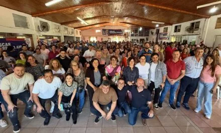 TODOS UNIDOS TRIUNFAREMOS