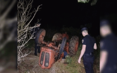 UN HOMBRE MURIÓ AL VOLCAR SU TRACTOR EN PICADA PROPAGANDA DE ARISTÓBULO DEL VALLE