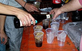 SUSPENDIERON FIESTA DE EGRESADOS POR INGRESO DE BEBIDA ALCOHÓLICA Y DESORDEN