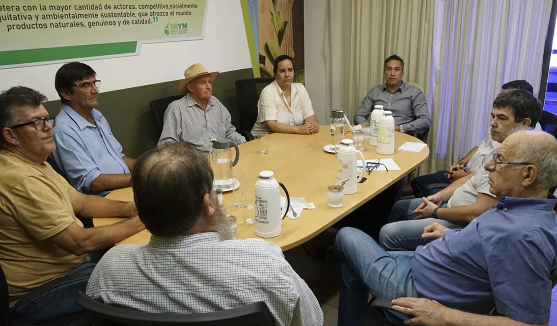 “SALIMOS CONFORMES DE LA REUNIÓN CON EL PRESIDENTE DEL INYM”