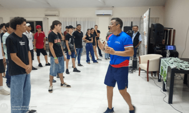 LECCIONES DE UN CAMPEÓN: «MARAVILLA» MARTÍNEZ BRINDÓ UNA MASTER CLASS HISTÓRICA EN DOS DE MAYO