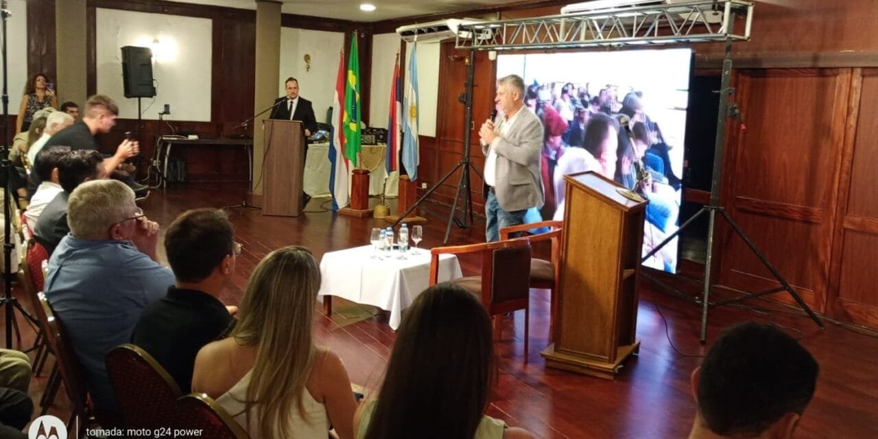 “ES MOMENTO DE CAMBIAR LA MATRIZ PRODUCTIVA EN LA PROVINCIA”