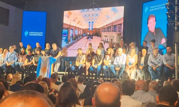 OPERATIVO CLAMOR PARA ENTUSIASMAR A DANTE GEBEL COMO CANDIDATO A PRESIDENTE