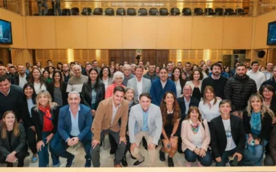 CONCEJALES DE ARISTÓBULO DEL VALLE ARTICULAN AGENDA CON LEGISLADORES PROVINCIALES