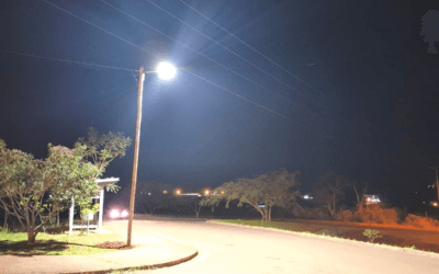 NUEVA ILUMINACIÓN LED MEJORA LA SEGURIDAD SOBRE AVENIDA DE LAS AMÉRICAS EN EL ACCESO A LAS 60 VIVIENDAS