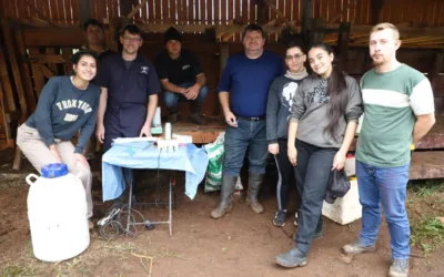 SE REALIZÓ LA PRIMERA PRÁCTICA DE INSEMINACIÓN ARTIFICIAL BOVINA EN ARISTÓBULO DEL VALLE