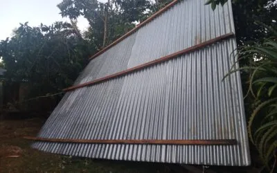 LAS FUERTES RÁFAGAS DE VIENTO CAUSAN DAÑOS EN ARISTÓBULO DEL VALLE: HAY CASAS DESTECHADAS E INTERRUPCION DE SERVICIOS EN ALGUNAS ZONAS