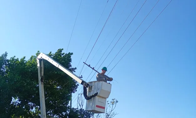RÁFAGAS DE 80 KM/H CAUSAN ESTRAGOS Y LA COOPERATIVA CAINGUÁS TRABAJA EN RESOLVER LAS EMERGENCIAS