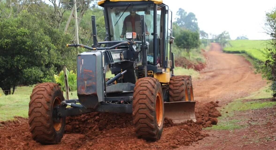 ARREGLOS DE CAMINOS, INFRAESTRUCTURA URBANA Y OBRAS CLOACALES EN ARISTÓBULO DEL VALLE