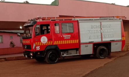 BOMBEROS RESCATAN A UNA MUJER ATRAPADA POR UNA MÁQUINA DE PANADERÍA