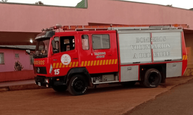 BOMBEROS RESCATAN A UNA MUJER ATRAPADA POR UNA MÁQUINA DE PANADERÍA